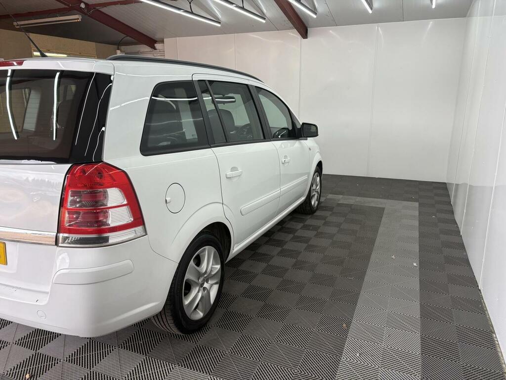 Vauxhall Zafira 1.6 16V Exclusiv Euro 5 White #4
