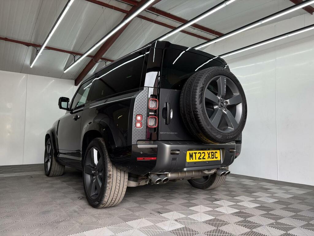 Land Rover Defender 90 D250 X-dynamic Se White #19