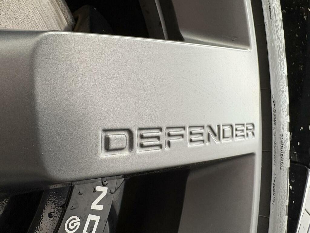 Land Rover Defender 90 D250 X-dynamic Se White #13