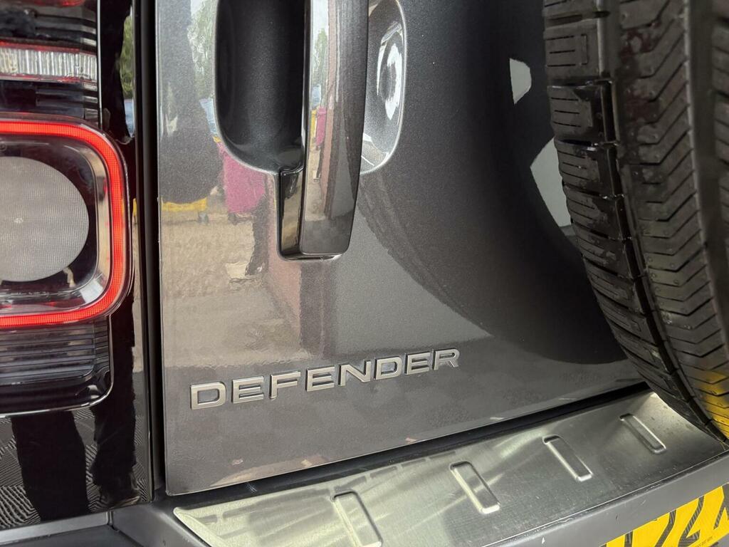Land Rover Defender 90 D250 X-dynamic Se White #21