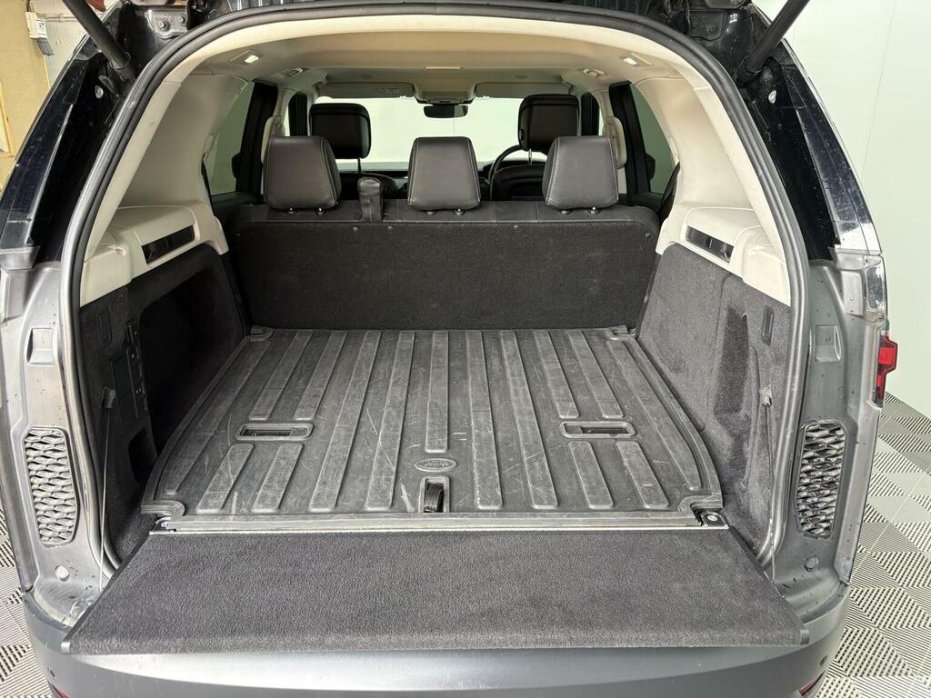 Land Rover Discovery Metropolitan Edition Grey #24