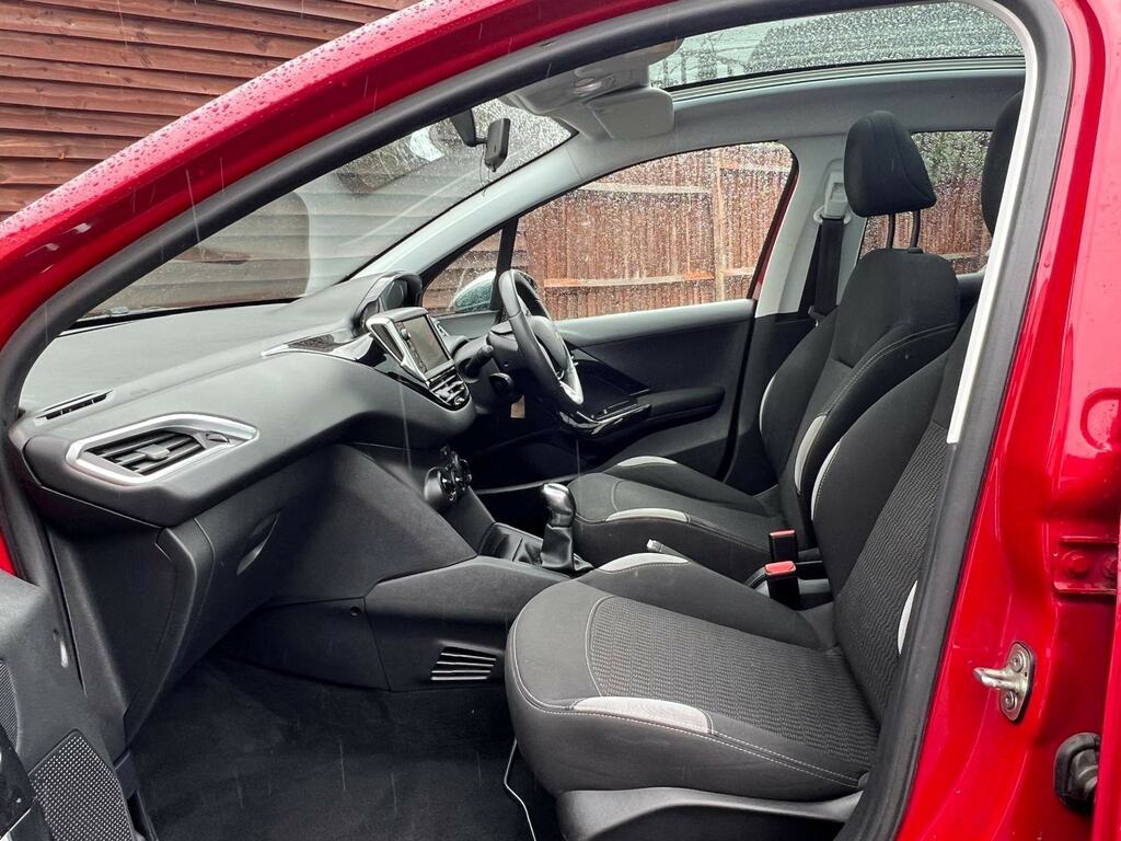 Peugeot 208 Access White #22