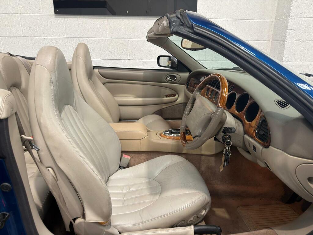 Jaguar XK8 4.0 2dr Green #21