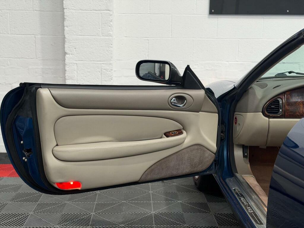 Jaguar XK8 4.0 2dr Green #25