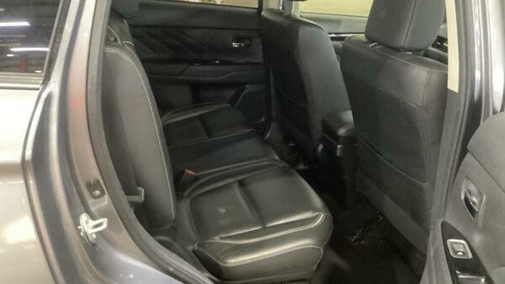 Mitsubishi Outlander 2.4 Phev Juro Red #7