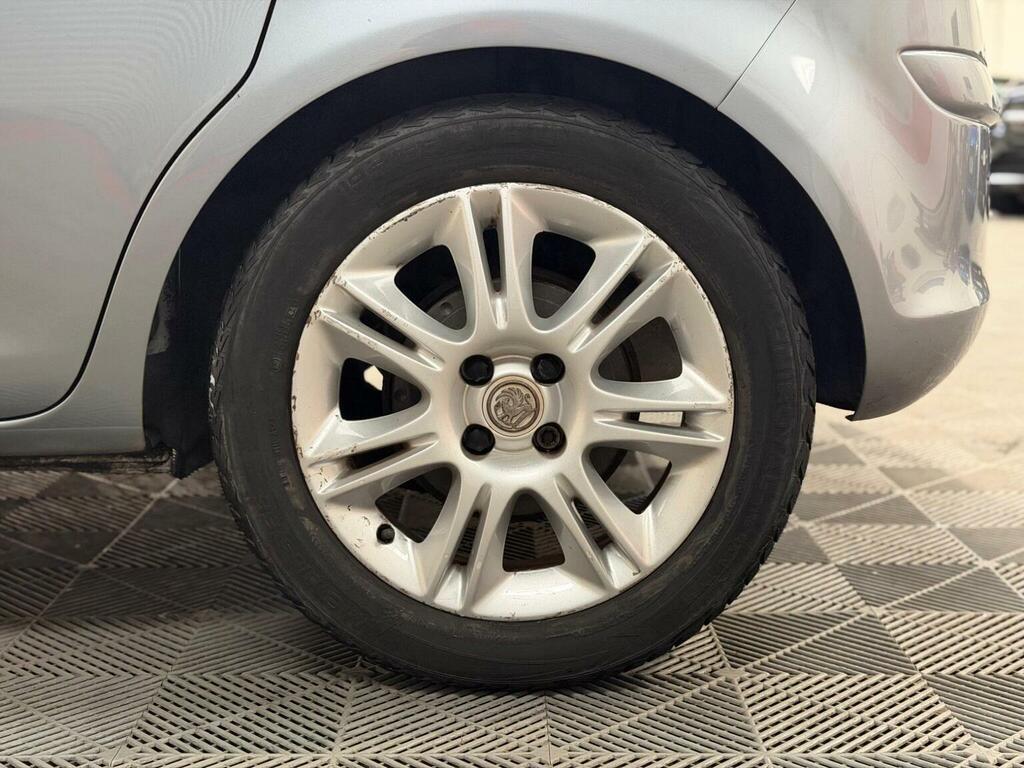 Vauxhall Corsa 1.2I 16V Sxi White #23