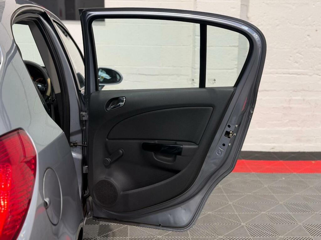 Vauxhall Corsa 1.2I 16V Sxi White #21