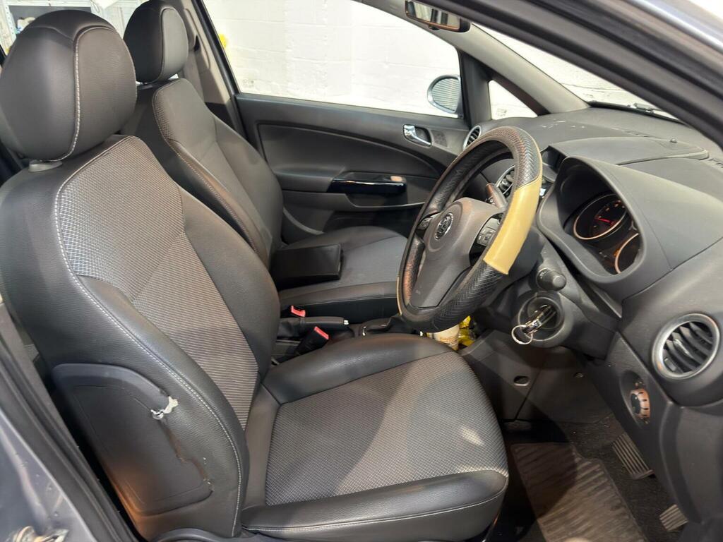 Vauxhall Corsa 1.2I 16V Sxi White #11