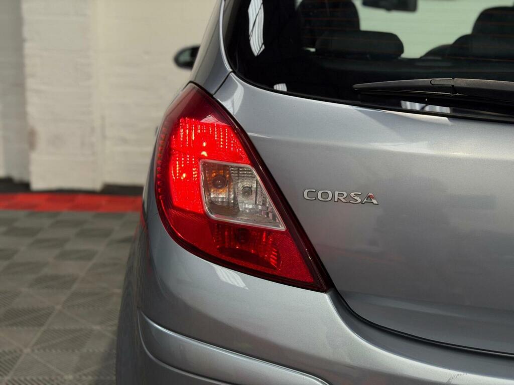 Vauxhall Corsa 1.2I 16V Sxi White #30