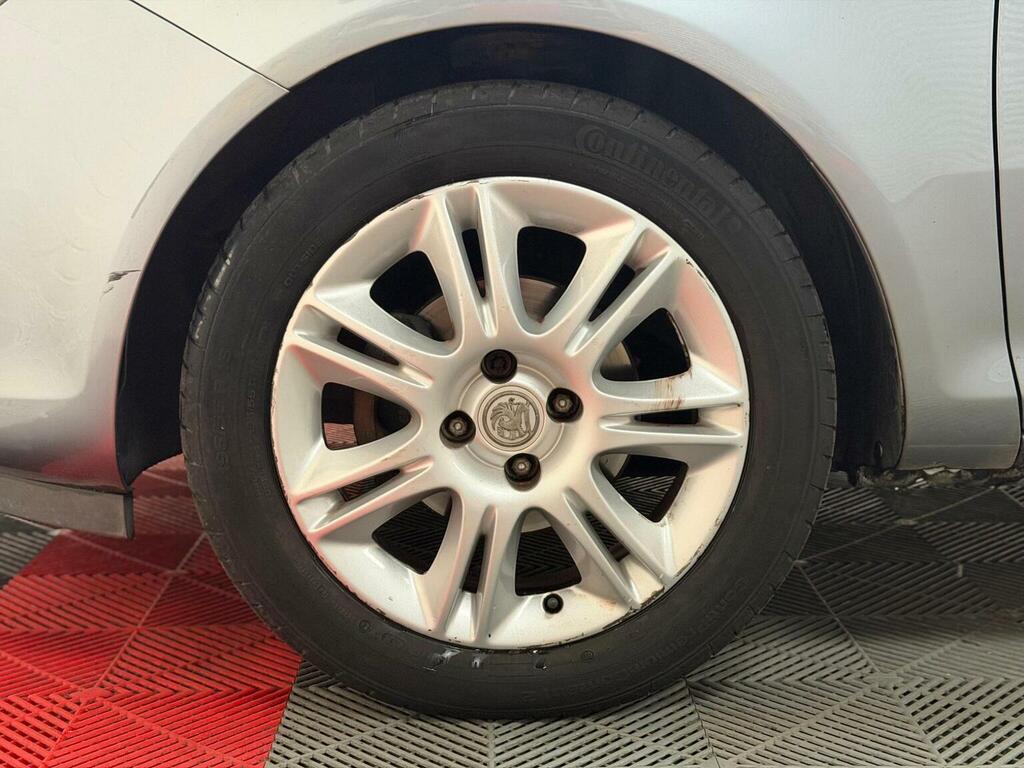 Vauxhall Corsa 1.2I 16V Sxi White #22