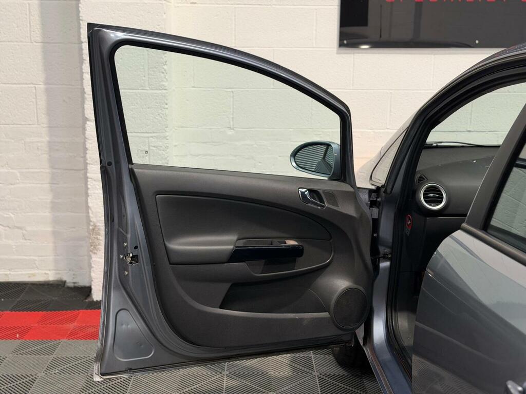 Vauxhall Corsa 1.2I 16V Sxi White #20