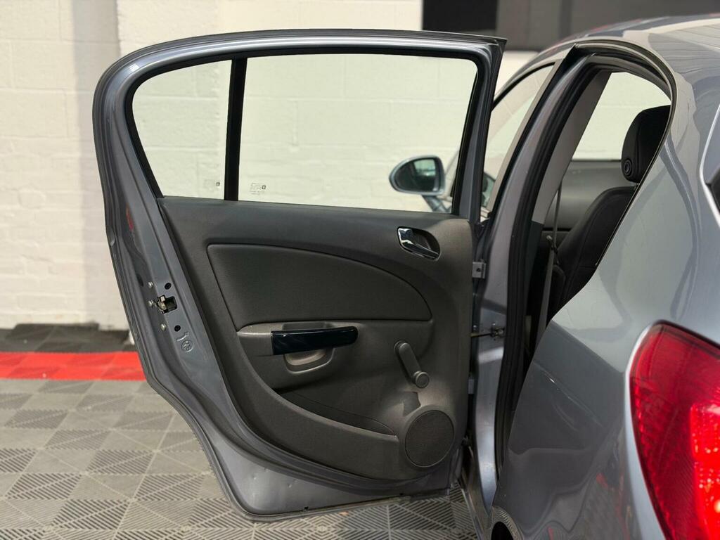 Vauxhall Corsa 1.2I 16V Sxi White #19