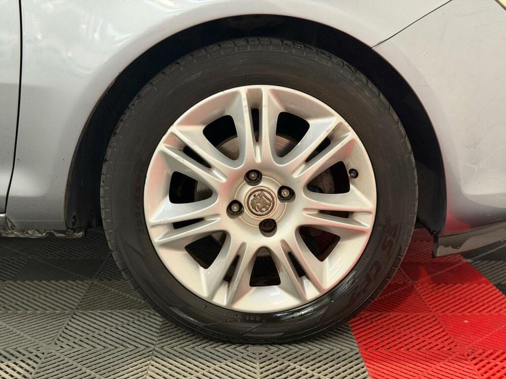 Vauxhall Corsa 1.2I 16V Sxi White #24