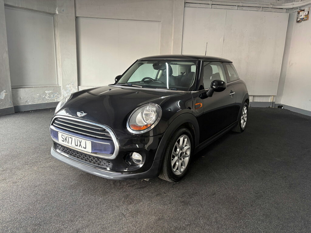 Mini Hatch 1.5 Cooper D Hatchback Euro 6 S SK17UXJ Black #2