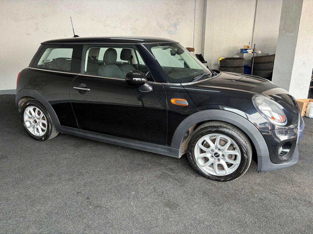 Mini Hatch 1.5 Cooper D Hatchback Euro 6 S SK17UXJ Black #4