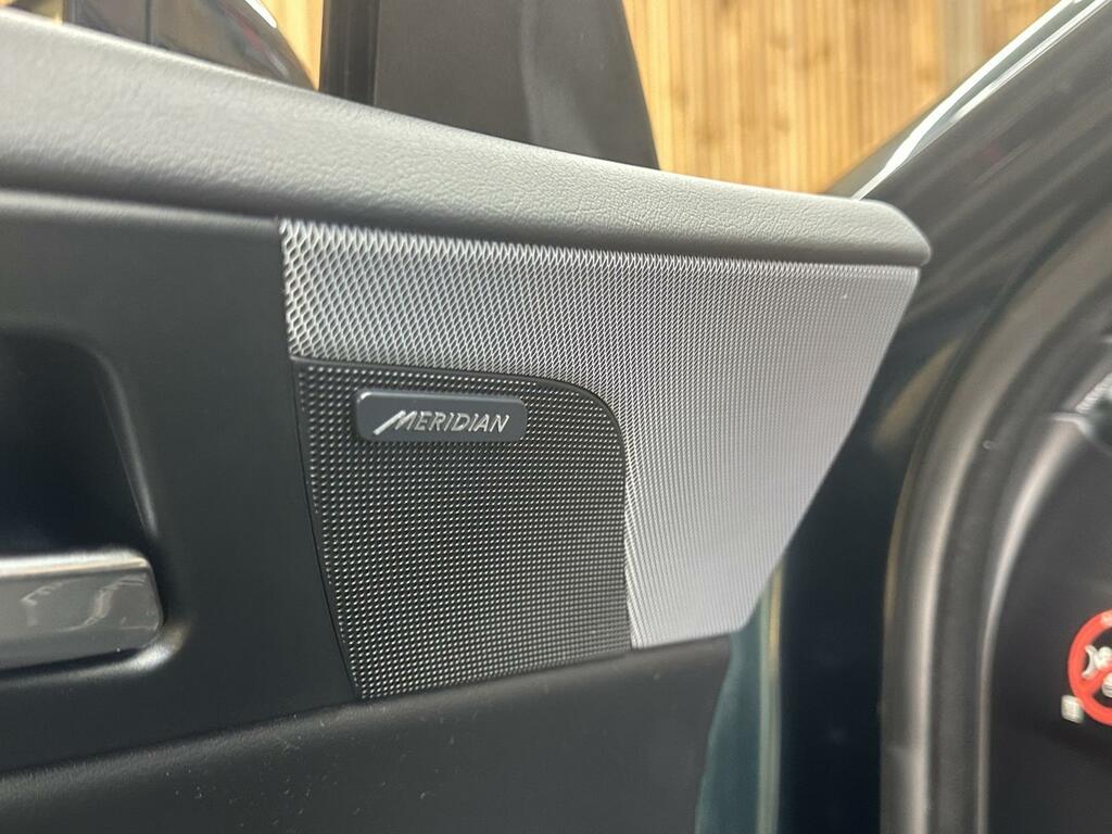 Jaguar XE 2L Portfolio Blue #10