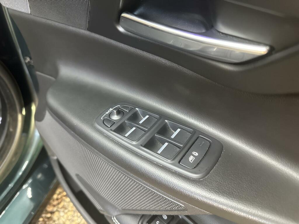 Jaguar XE 2L Portfolio Blue #24