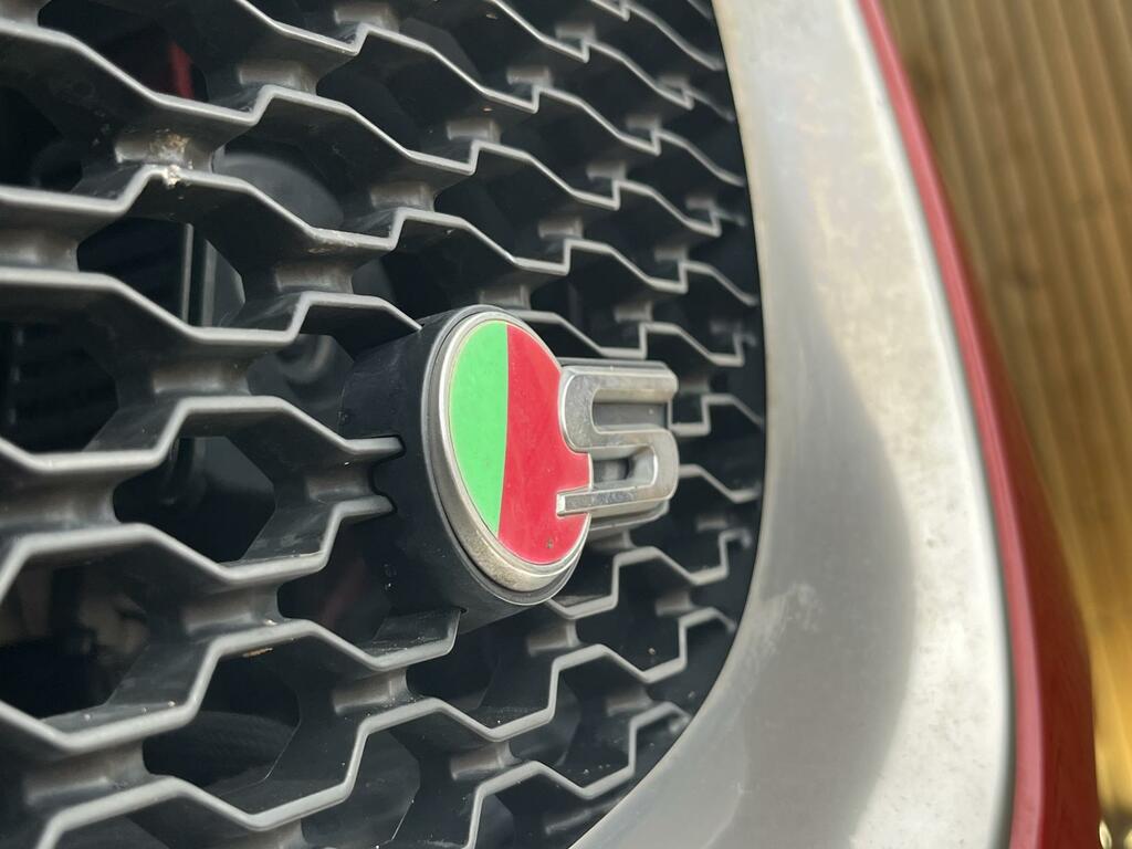 Jaguar F-Pace 3.0 D300 V6 Portfolio Awd Euro 6 Ss  #8