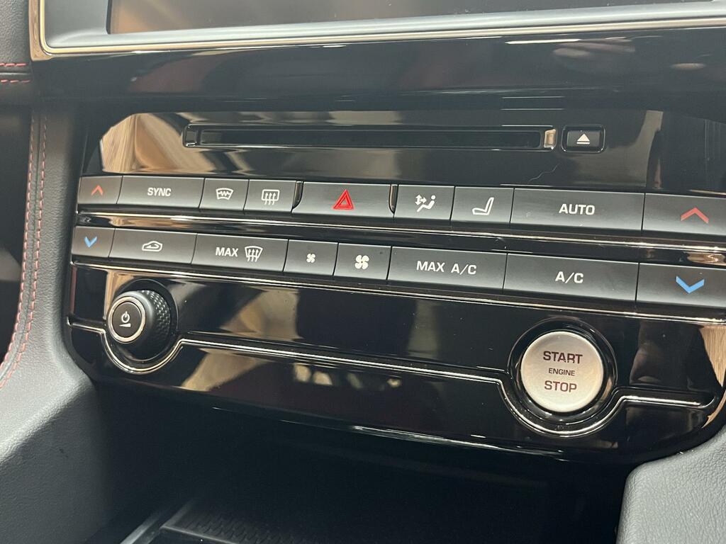Jaguar F-Pace 3.0 D300 V6 Portfolio Awd Euro 6 Ss  #33