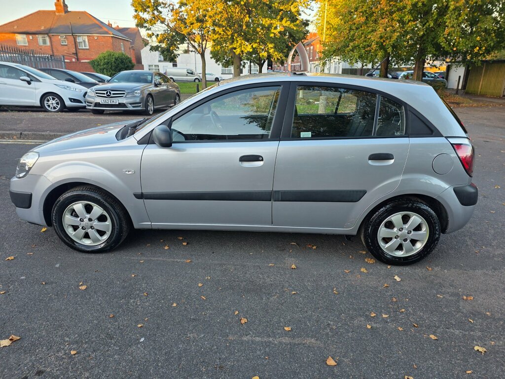 Kia RIO 1.5 Crdi 2 Silver #6