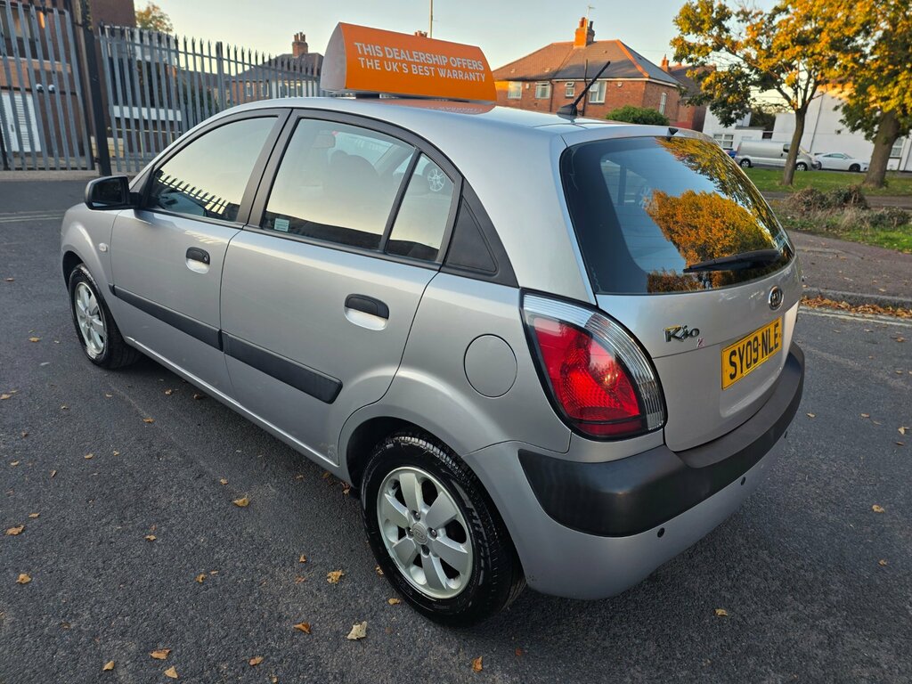 Kia RIO 1.5 Crdi 2 Silver #4