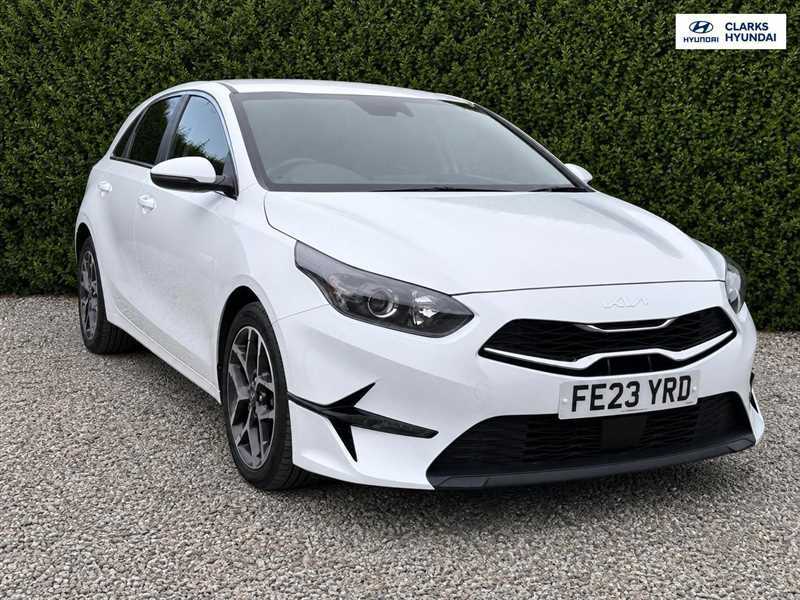Kia Ceed 1.5 T-gdi 3 Hatchback Dct Euro 6 Ss White