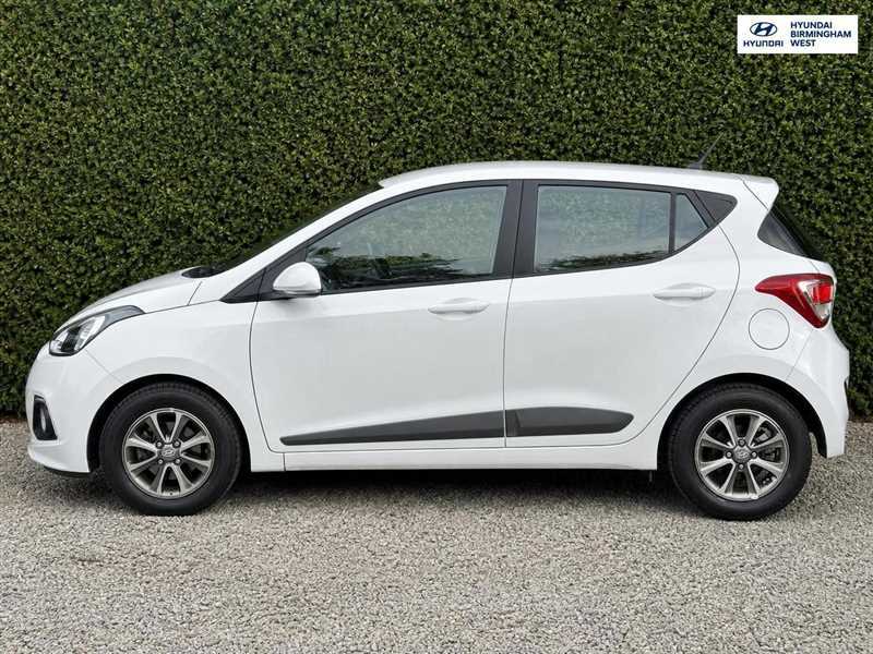 Hyundai I10 Hatchback White #4