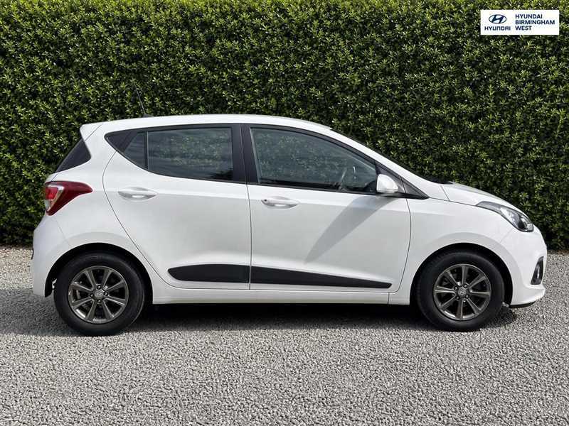 Hyundai I10 Hatchback White #9