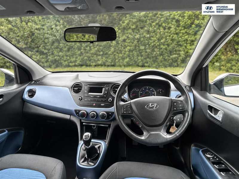 Hyundai I10 Hatchback White #12