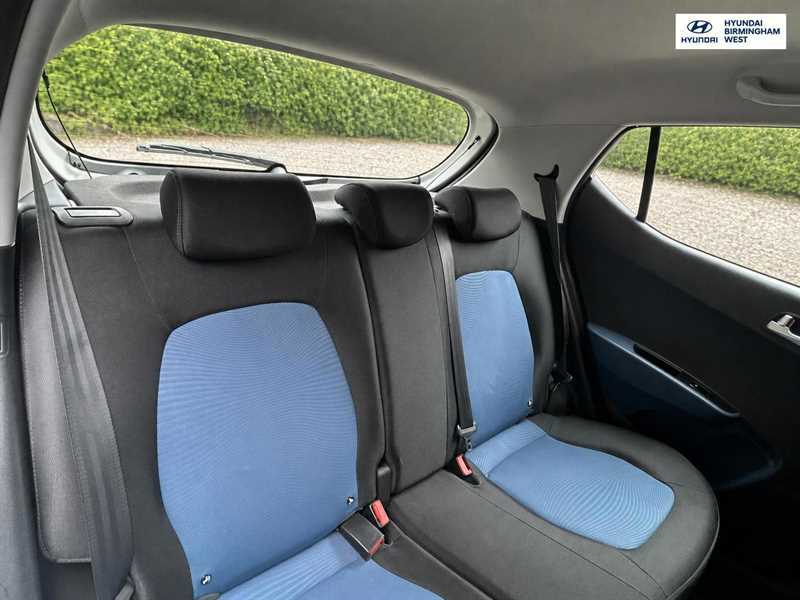 Hyundai I10 Hatchback White #15