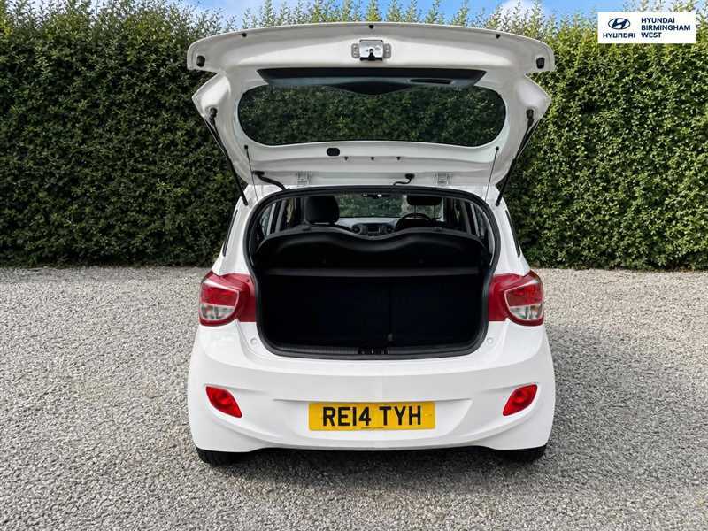 Hyundai I10 Hatchback White #10