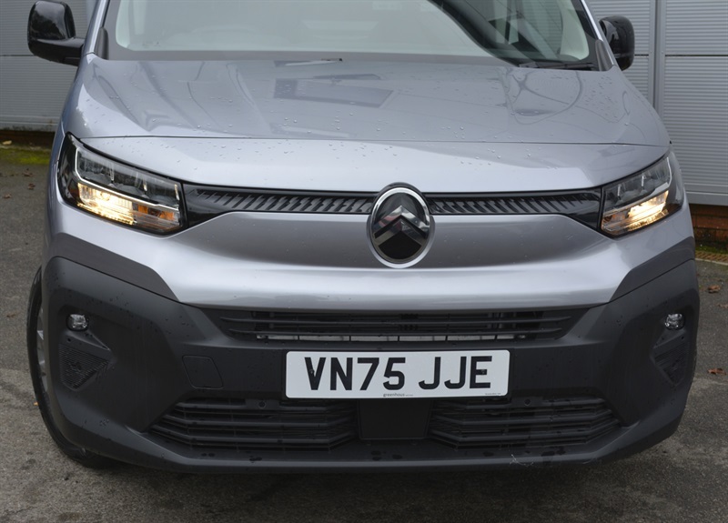 Citroen Berlingo Driver White #32