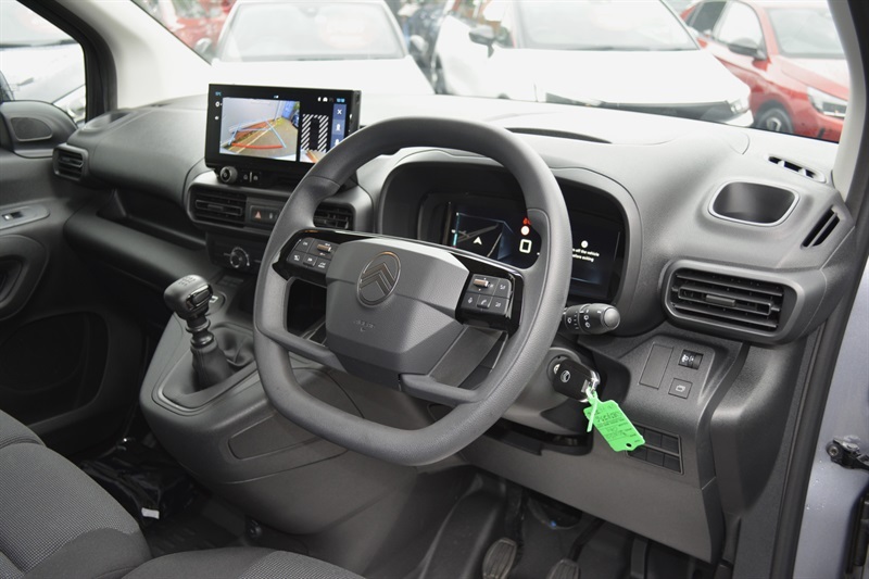 Citroen Berlingo Driver White #20