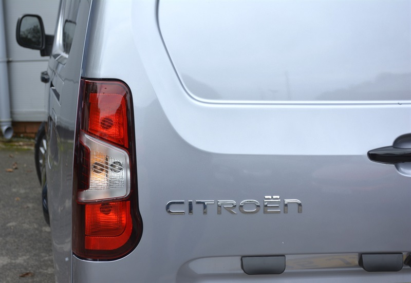 Citroen Berlingo Driver White #27
