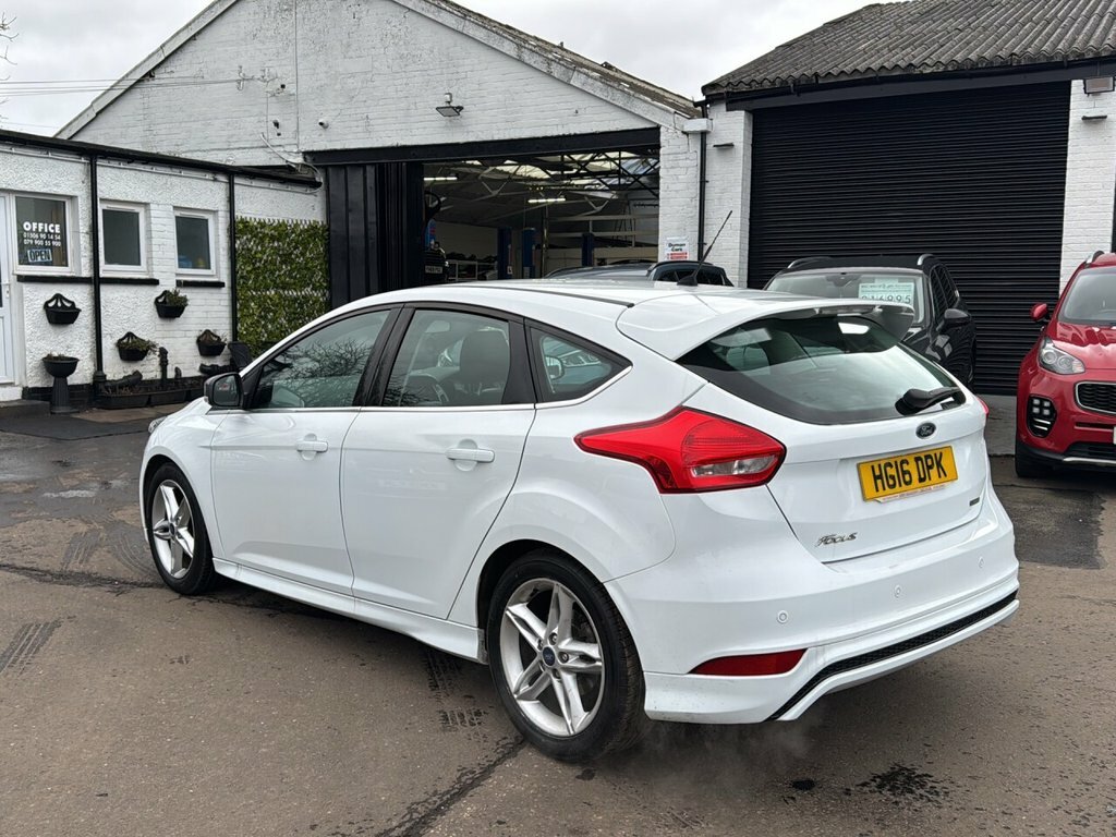 Ford Focus 1L Zetec S HG16DPK White #5