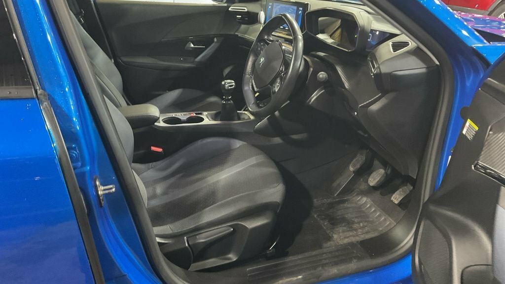 Peugeot 2008 1.2L Allure Premium Blue #3