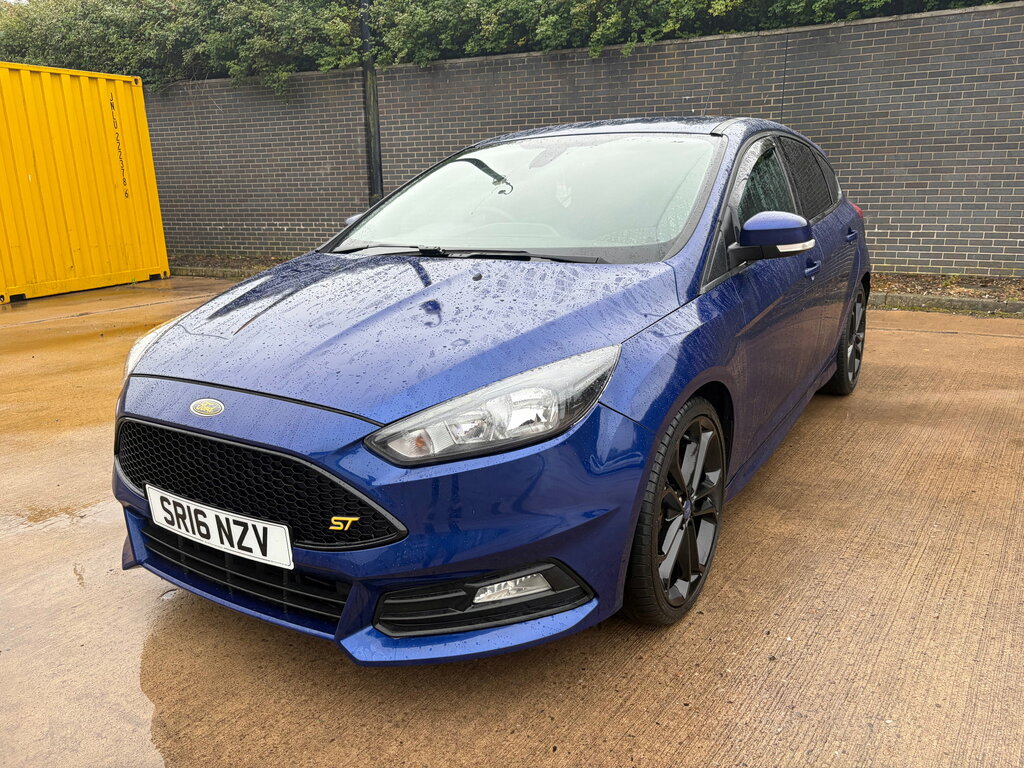 Ford Focus 2.0T Ecoboost St-2 Hatchback Eur Blue