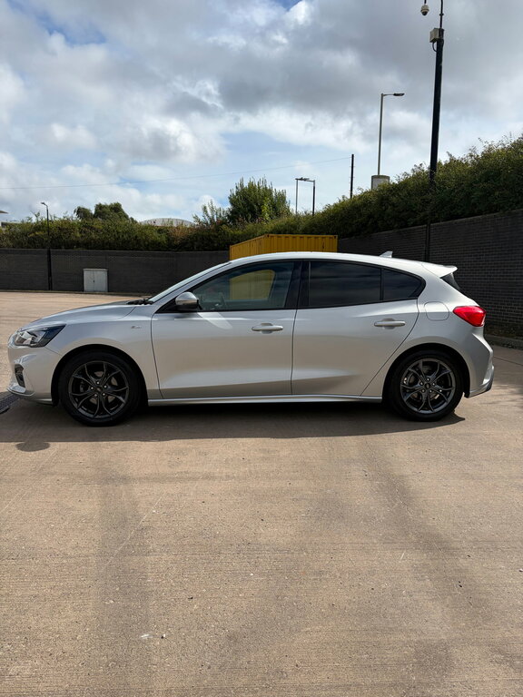 Ford Focus 1.0T Ecoboost St-line Hatchback Silver #2