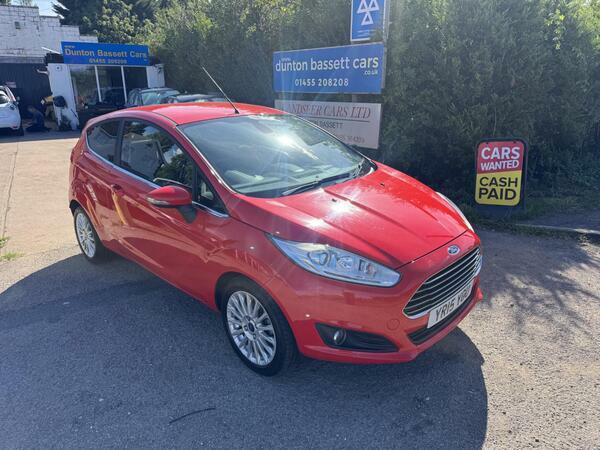 Ford Fiesta 1.0T Ecoboost Titanium Euro 6 Ss Red