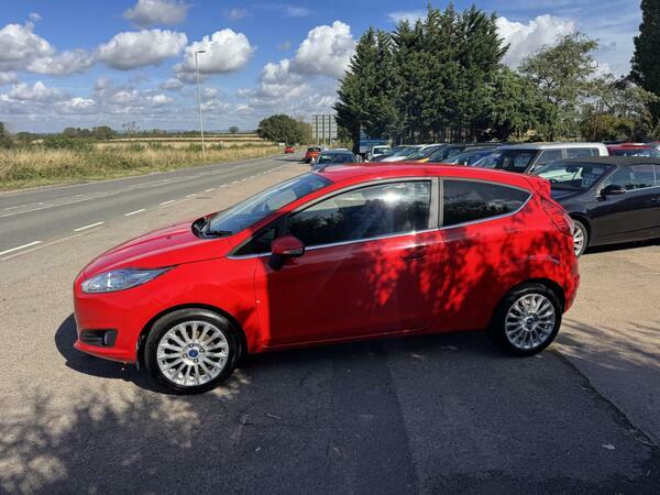 Ford Fiesta 1.0T Ecoboost Titanium Euro 6 Ss Red #5