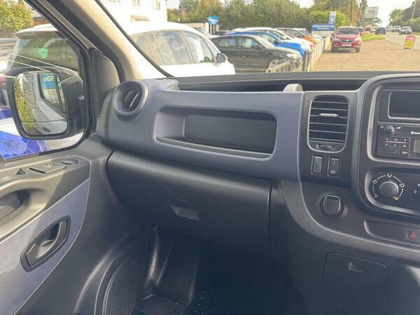 Vauxhall Vivaro 1.6 Cdti 2900 White #11