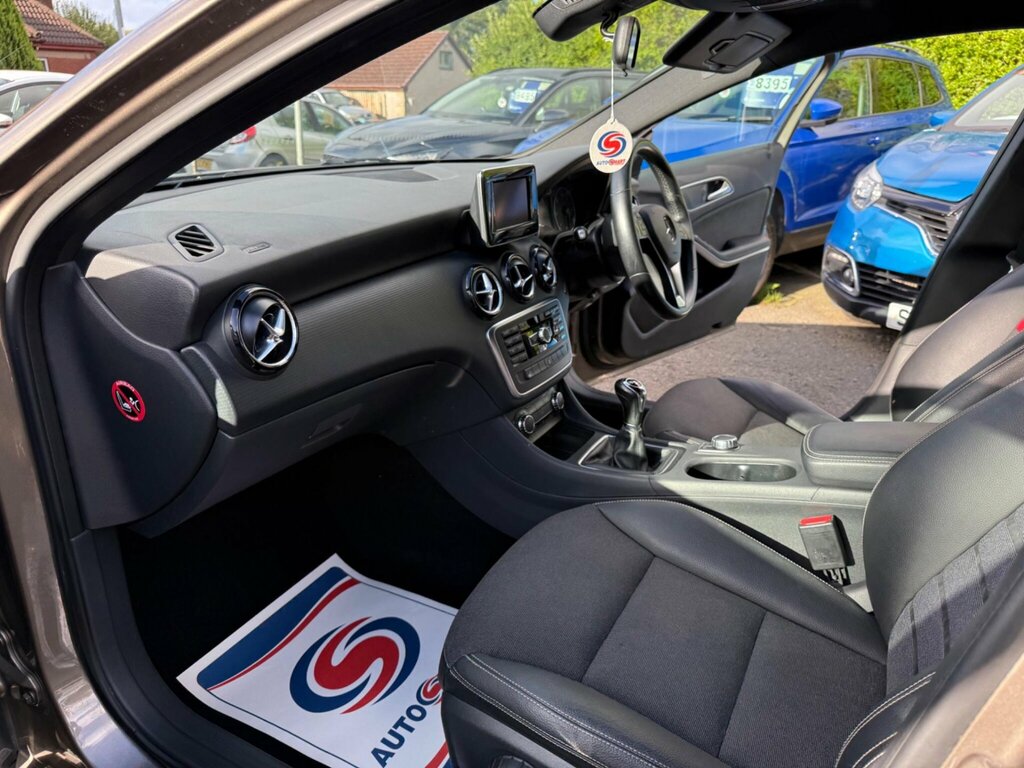 Mercedes-Benz A Class 2.0 A250 Blueefficiency Engineered By Amg 7G-dct E Blue #25