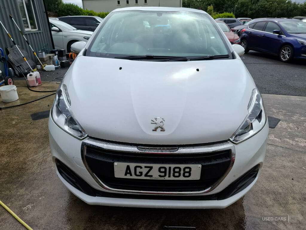 Peugeot 208 1.0 Puretech Active AGZ9188 White #2