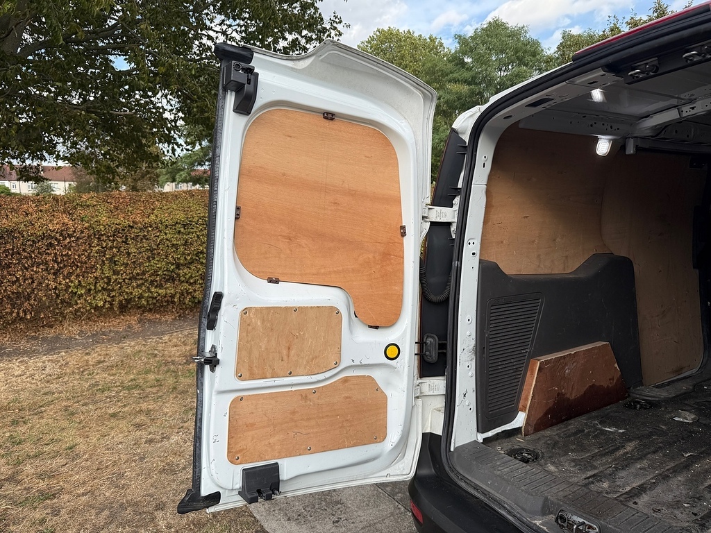 Ford Transit Connect Panel Van 1.5 200 Ecoblue Limited L1 Euro 6 Ss White #31