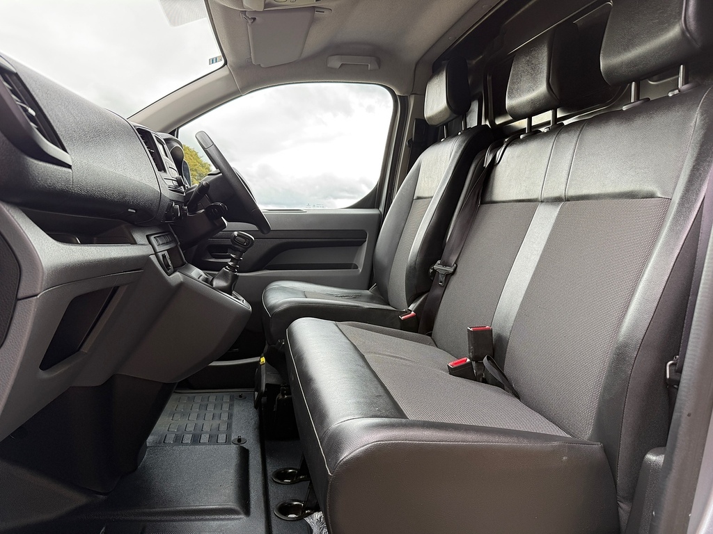 Vauxhall Vivaro 1.6 Cdti 2700 Sportive Panel Van Black #25