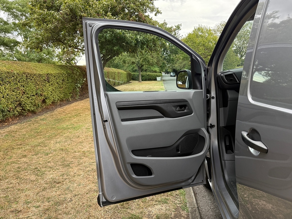 Vauxhall Vivaro 1.6 Cdti 2700 Sportive Panel Van Black #28