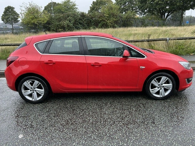 Vauxhall Astra 1.6 16V Sri Red #3