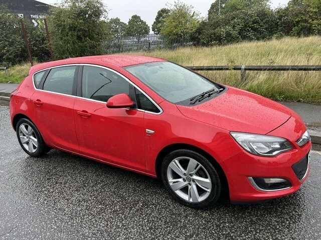 Vauxhall Astra 1.6 16V Sri Red