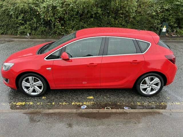 Vauxhall Astra 1.6 16V Sri Red #4
