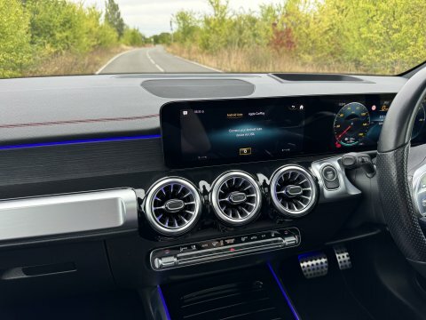 Mercedes-Benz EQB Amg Line White #15